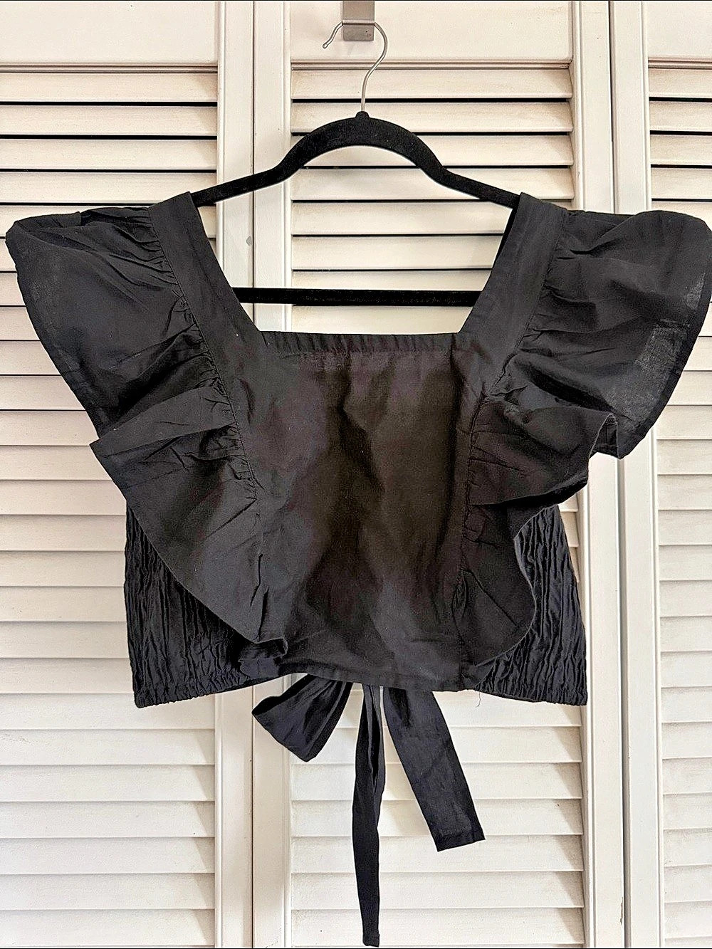 HT 360 Collective Black Ruffle Tie-Back Cropped Top Like New